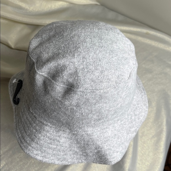 Unisex NWOT Terry Cloth Bucket Hat Light Grey Lined Size S/M - Picture 3 of 7